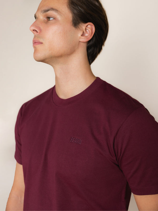 BERKN Original T-shirt Burgundy – detail borstlogo